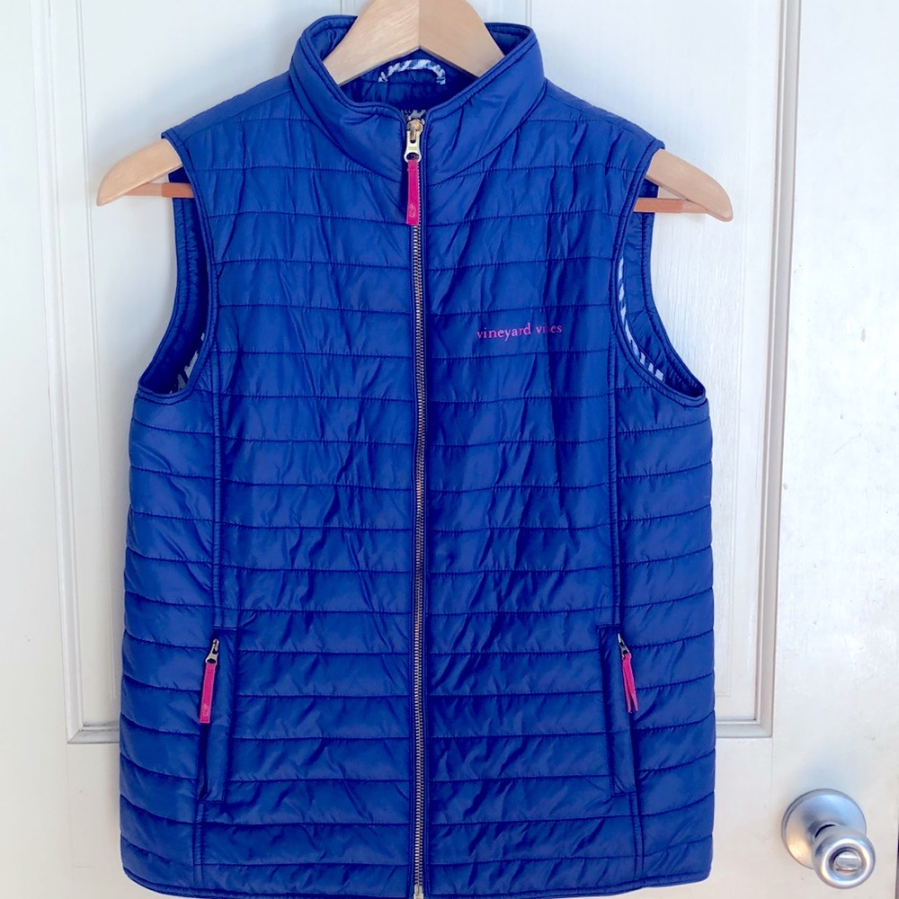 XL vineyard vines girl’s puffer vest.